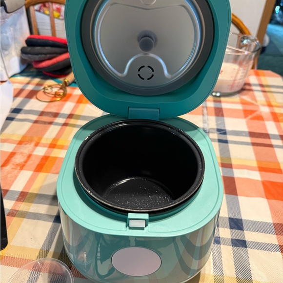 GreenLife Turquoise Rice Cooker - Picture 3 of 8
